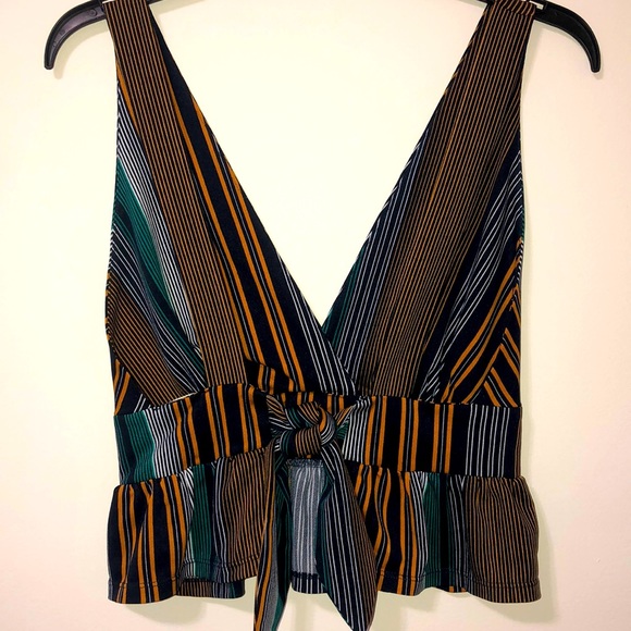 Striped Peplum Type Top, Size: M - Picture 4 of 5